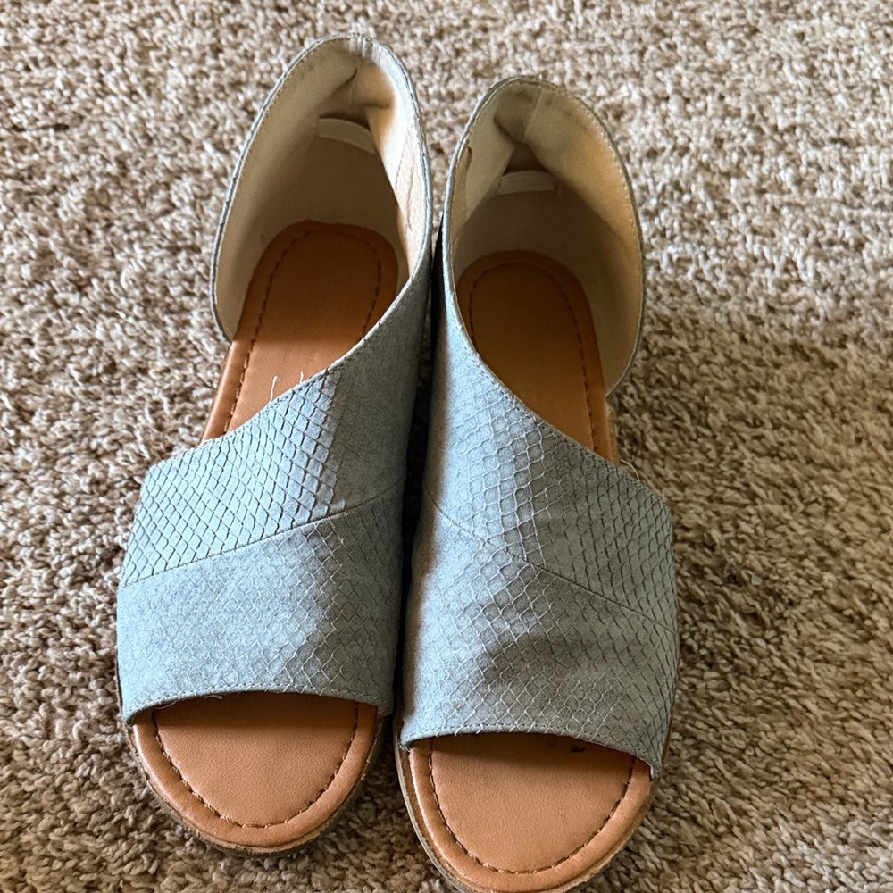 Stylish Gray Women's Open-Toe Shoes